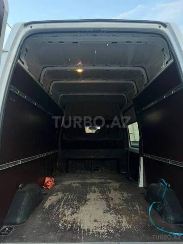 Ford Transit-13
