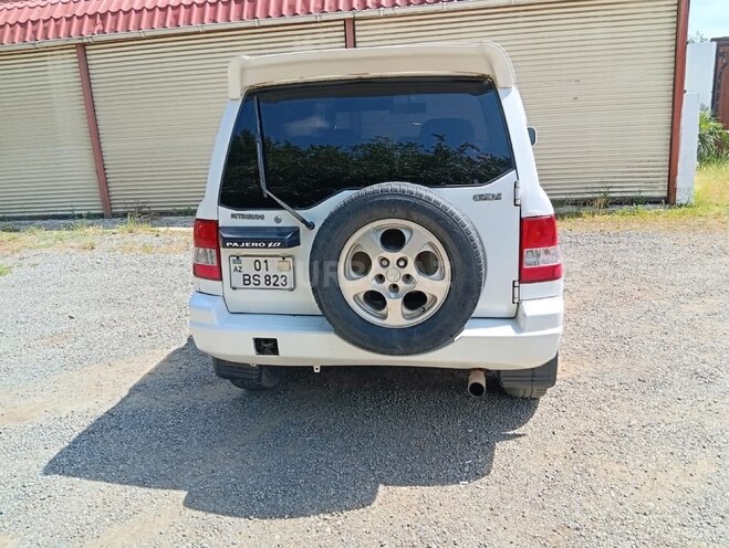 Mitsubishi Pajero io-5