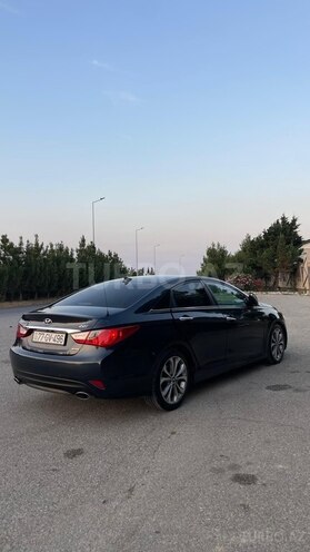 Hyundai Sonata-4