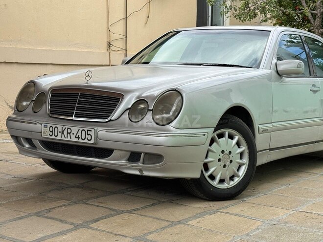 Mercedes E 220-17