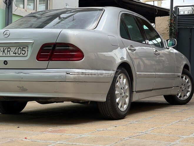 Mercedes E 220-3