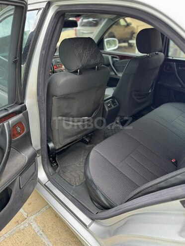 Mercedes E 220-8
