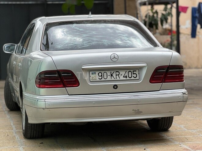 Mercedes E 220-7