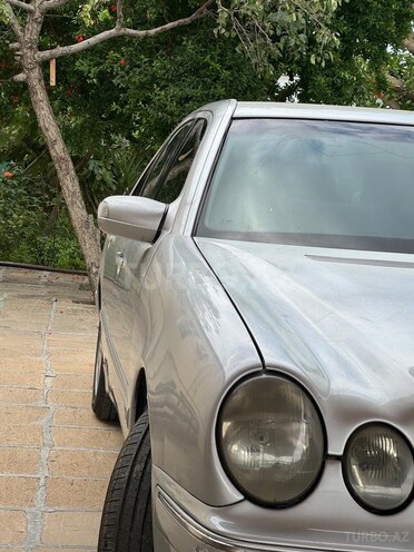 Mercedes E 220-15