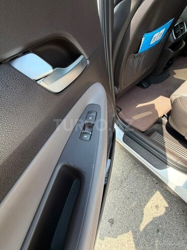 Hyundai Santa Fe-11