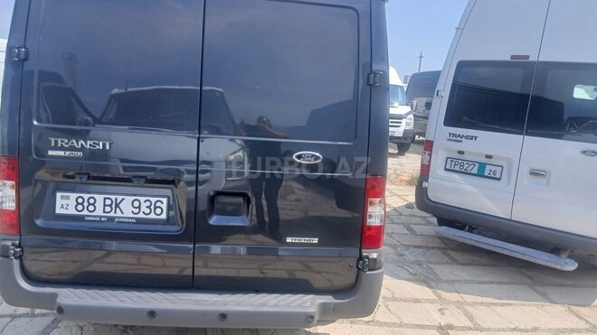 Ford Transit-5