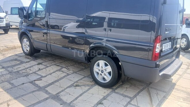 Ford Transit-4