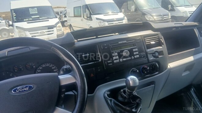 Ford Transit-6