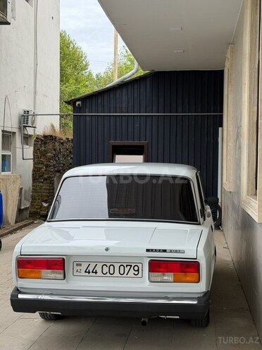 LADA (VAZ) 2107-2