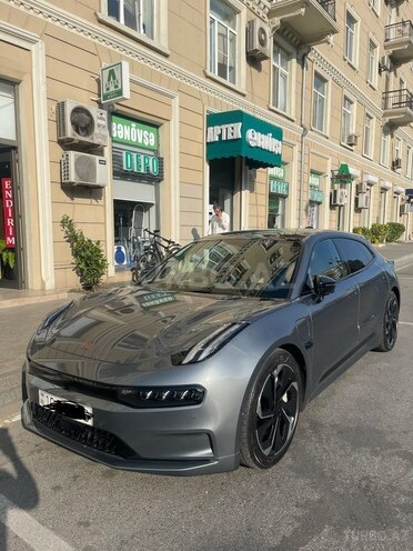 ZEEKR 001-3