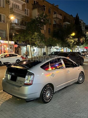 Toyota Prius-3