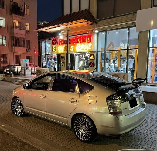 Toyota Prius-2