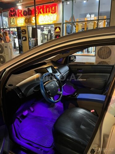 Toyota Prius-8