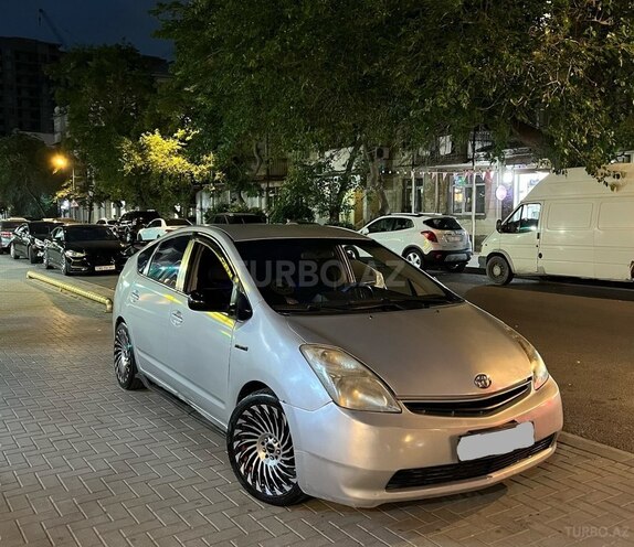 Toyota Prius-1