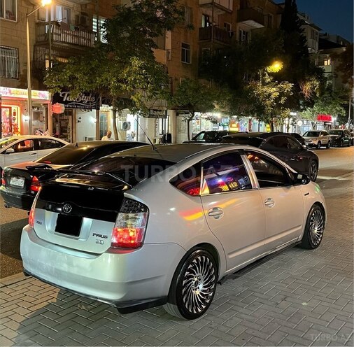 Toyota Prius-7