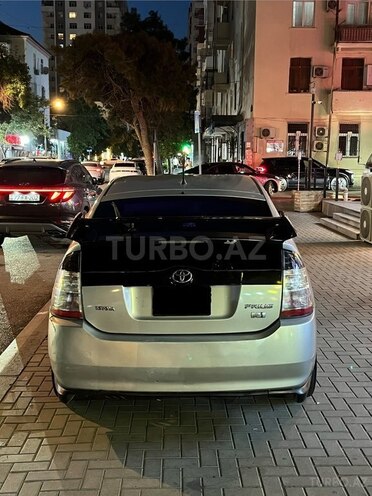 Toyota Prius-5