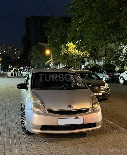 Toyota Prius-4