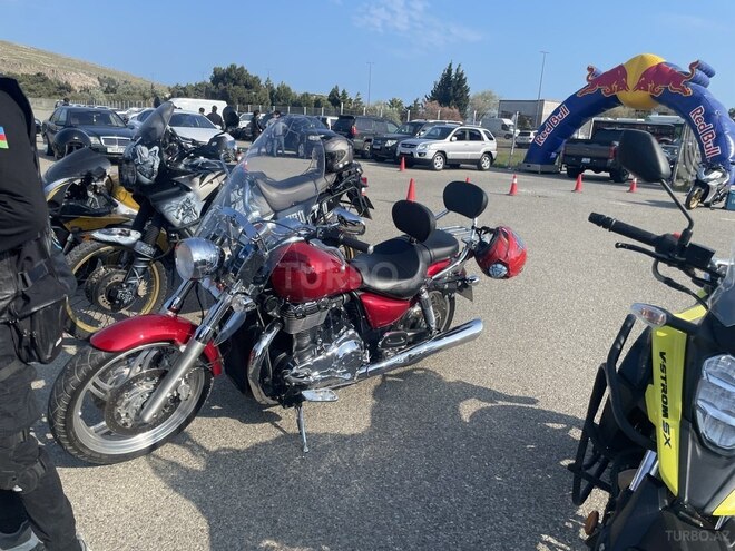 Triumph Rocket III R-7