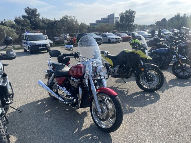 Triumph Rocket III R-6