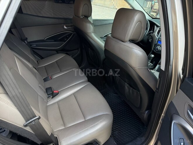 Hyundai Santa Fe-16