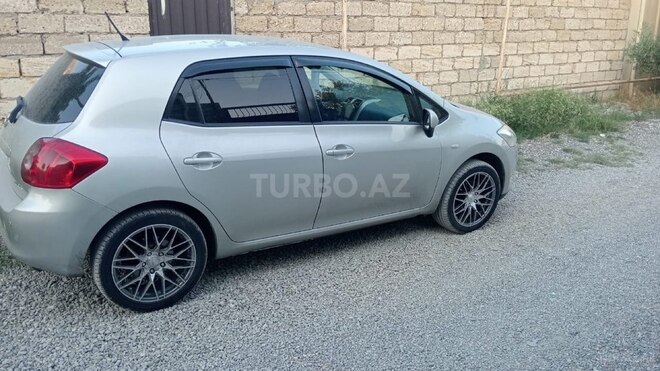 Toyota Auris-3