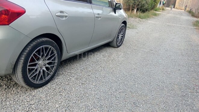 Toyota Auris-4