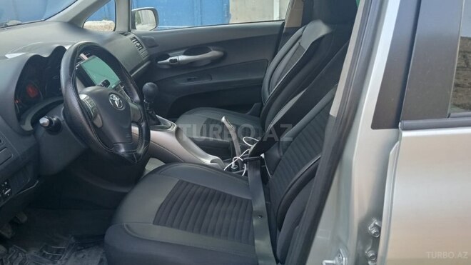 Toyota Auris-8