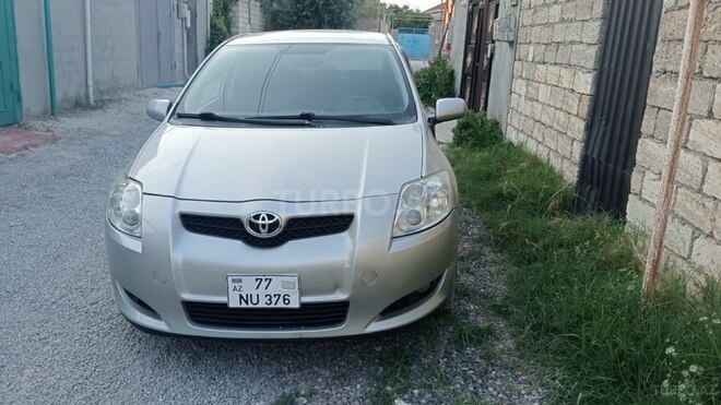 Toyota Auris-2