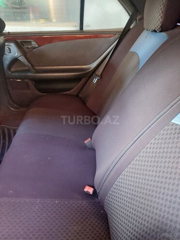 Mercedes E 230-6