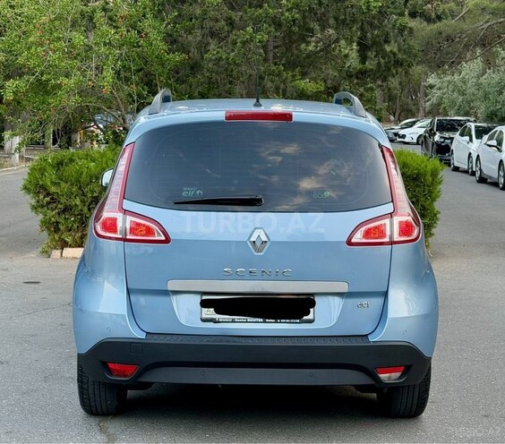 Renault Scenic-10