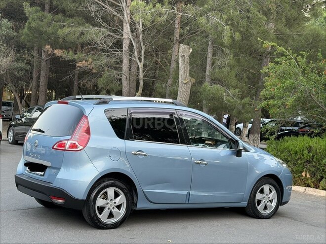 Renault Scenic-8
