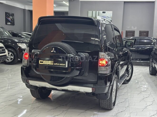 Mitsubishi Pajero-3