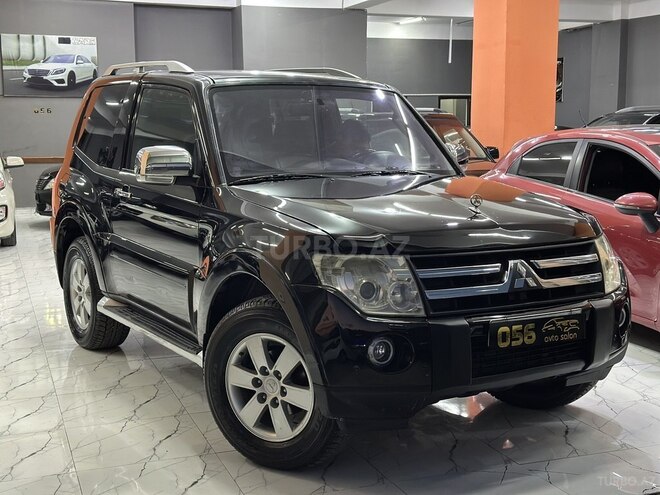 Mitsubishi Pajero-9