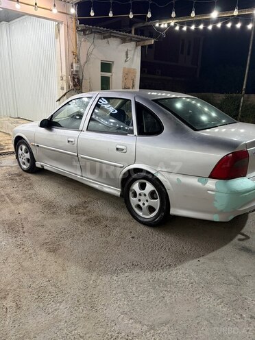 Opel Vectra-4