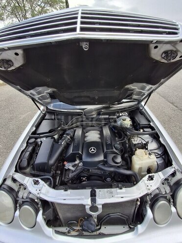 Mercedes E 240-9