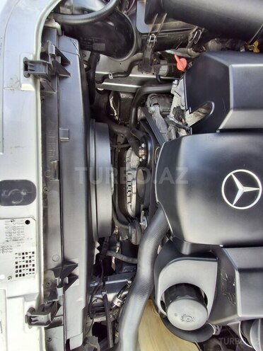 Mercedes E 240-12