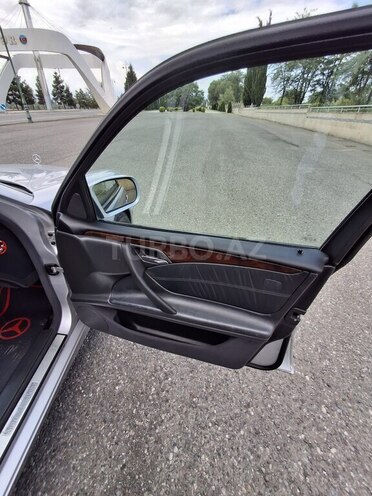 Mercedes E 240-18