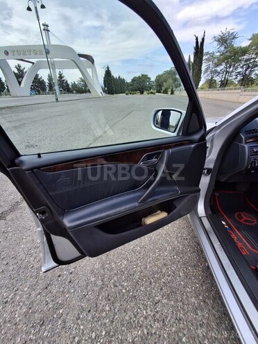 Mercedes E 240-20