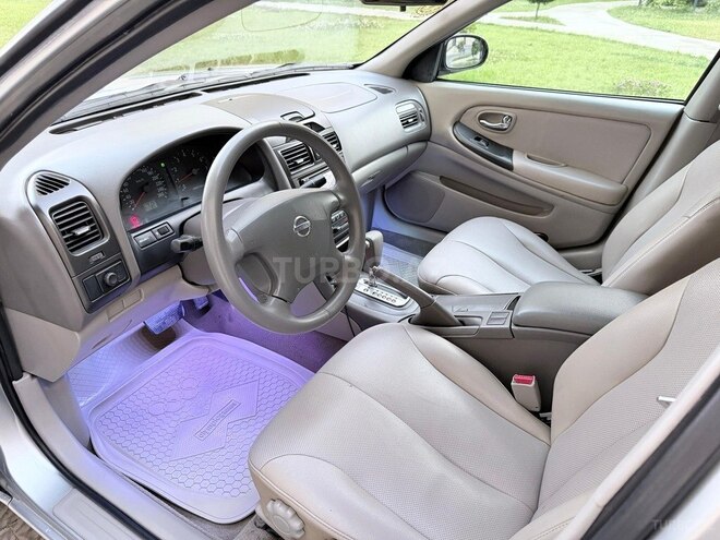 Nissan Maxima-8