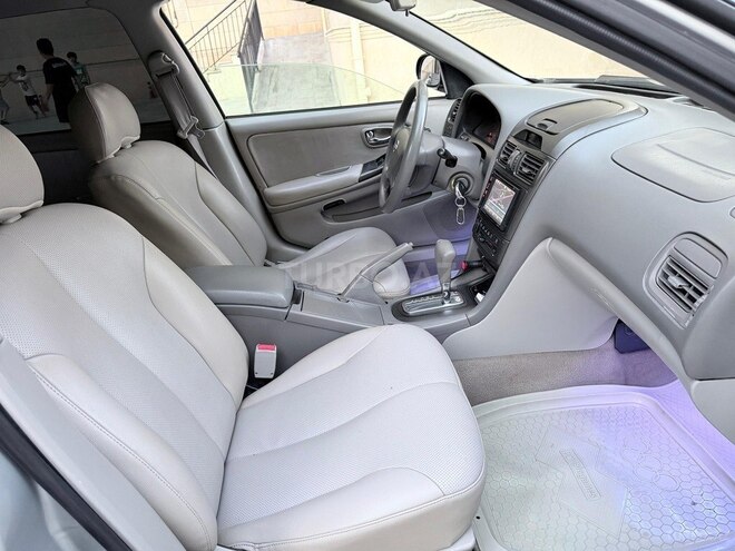 Nissan Maxima-13