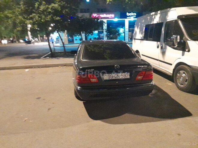 Mercedes E 280 4MATIC-8