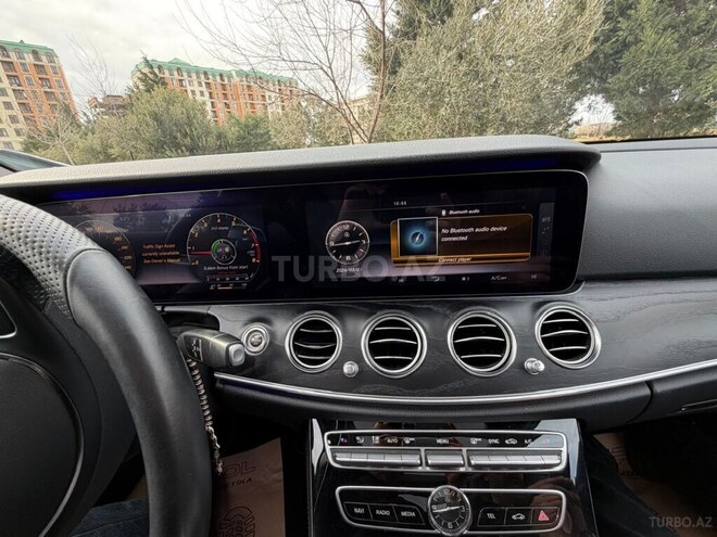 Mercedes E 300-11