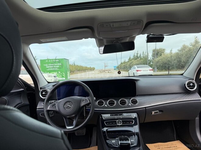 Mercedes E 300-7