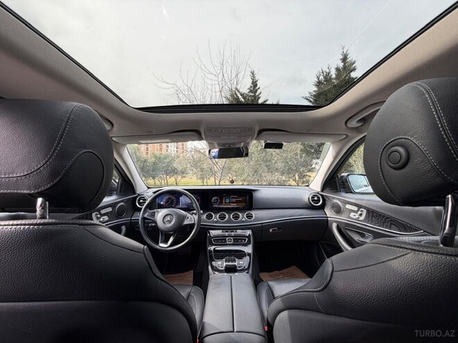 Mercedes E 300-13
