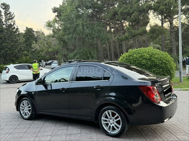 Chevrolet Aveo-7