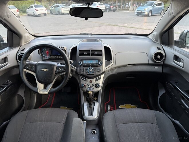 Chevrolet Aveo-10