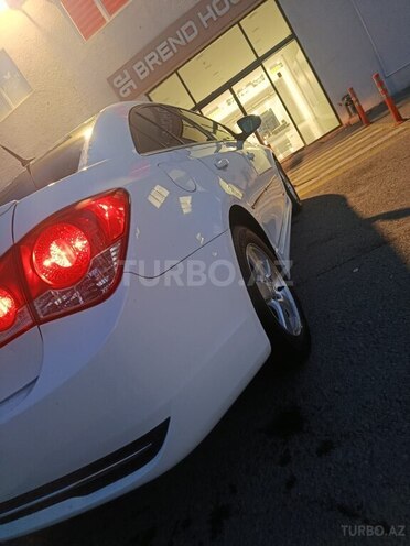 Chevrolet Cruze-10