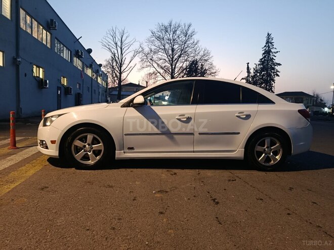 Chevrolet Cruze-12