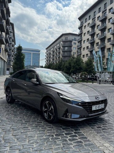 Hyundai Elantra-2