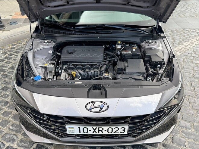Hyundai Elantra-11